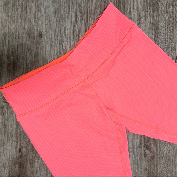 Lululemon Wunder Under Cropped Leggings G2 - Picture 2 of 5